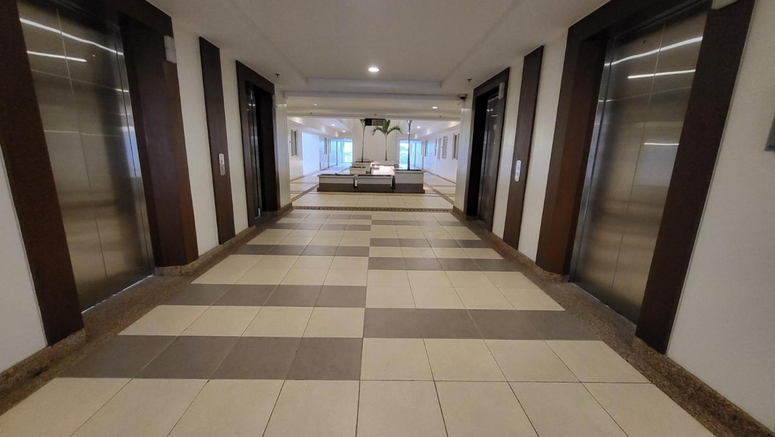 The Atherton- Spacious Modern Condo Unit In Paranaque Near The Airport, Makati, Bgc And Highways Paranaque City エクステリア 写真