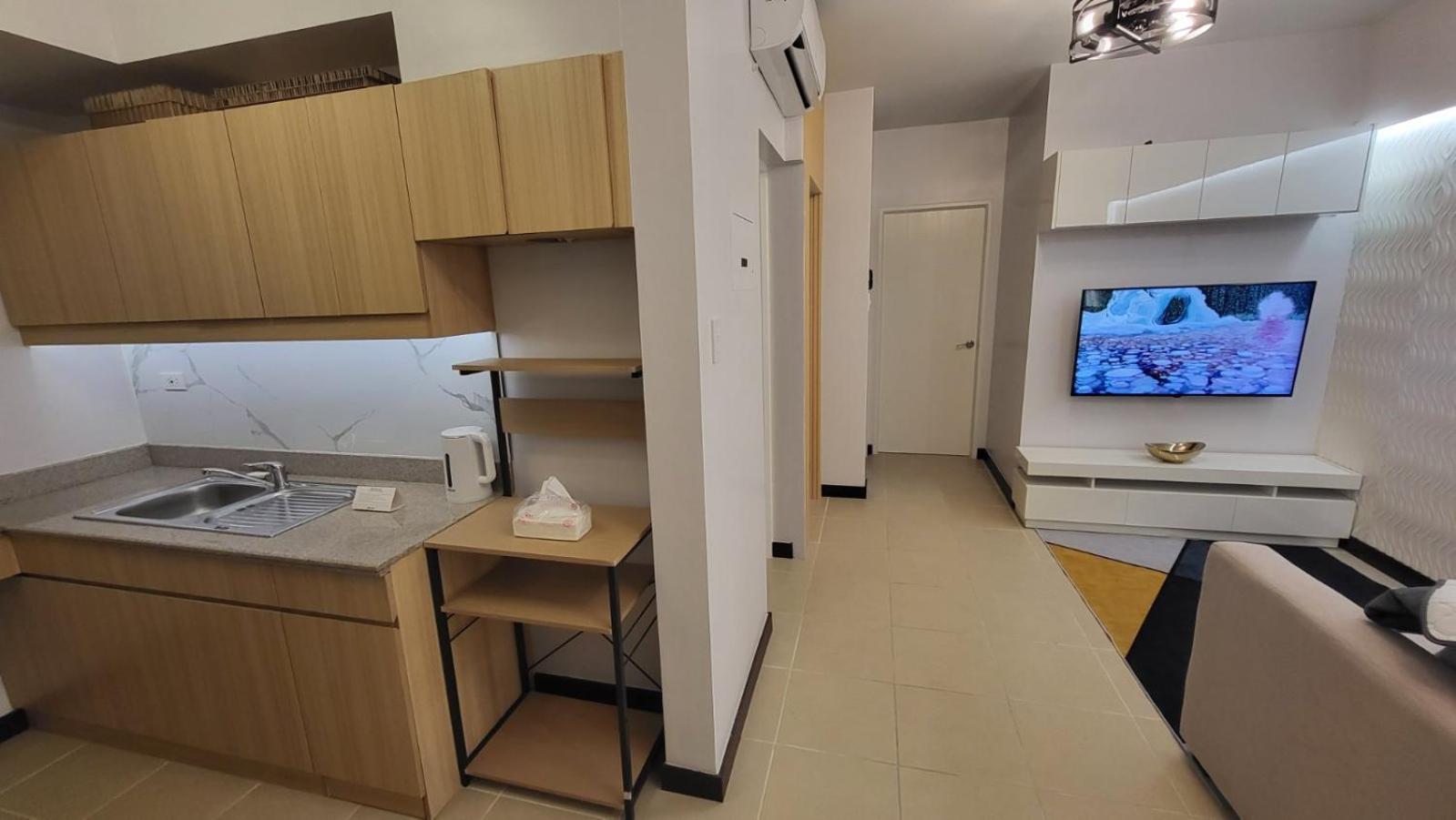 The Atherton- Spacious Modern Condo Unit In Paranaque Near The Airport, Makati, Bgc And Highways Paranaque City エクステリア 写真