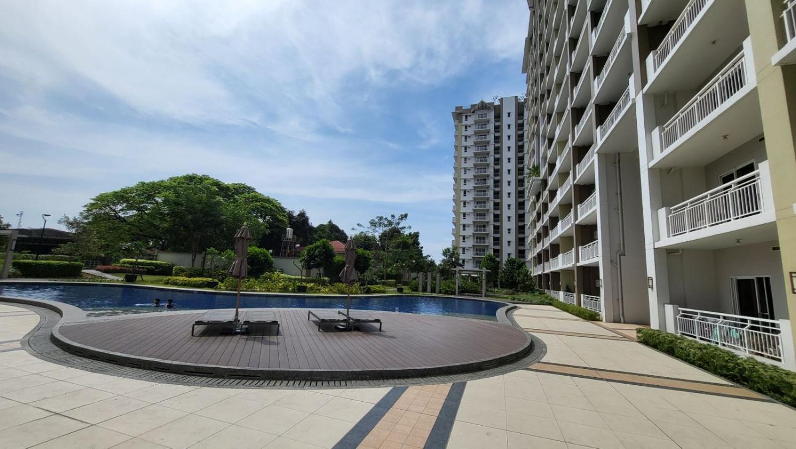 The Atherton- Spacious Modern Condo Unit In Paranaque Near The Airport, Makati, Bgc And Highways Paranaque City エクステリア 写真