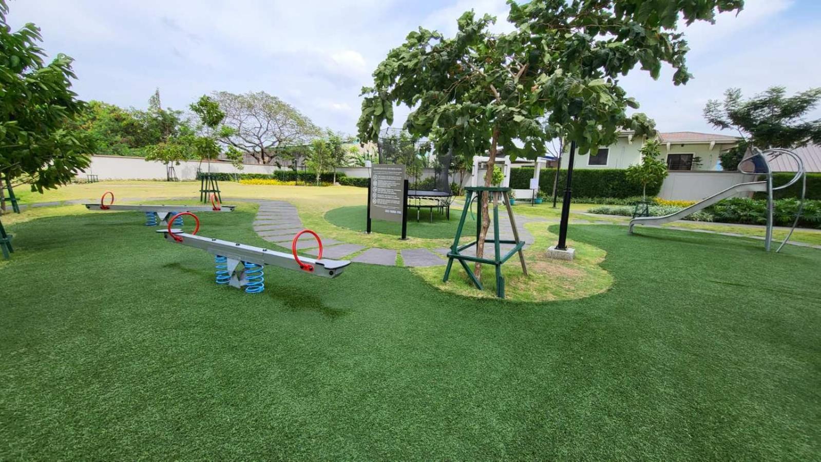 The Atherton- Spacious Modern Condo Unit In Paranaque Near The Airport, Makati, Bgc And Highways Paranaque City エクステリア 写真