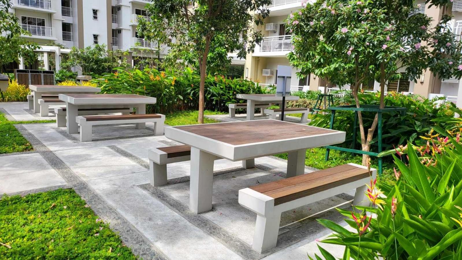 The Atherton- Spacious Modern Condo Unit In Paranaque Near The Airport, Makati, Bgc And Highways Paranaque City エクステリア 写真